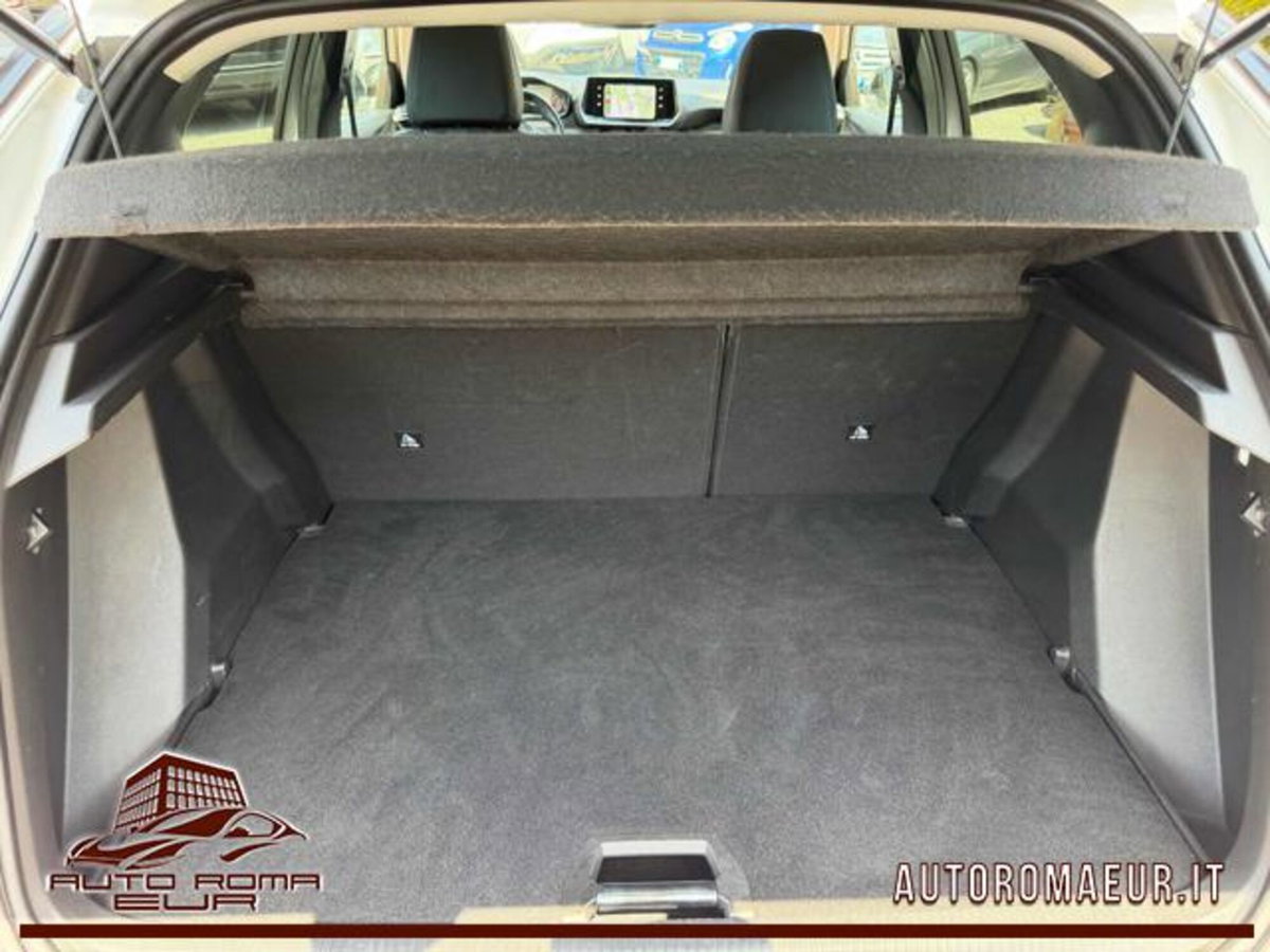 Peugeot 2008 BlueHDi 100 S&S Allure Navi Pack (17)