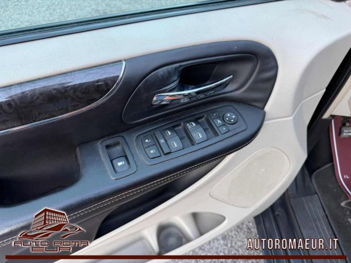 Lancia Voyager 2.8 Turbodiesel Platinum 163 CV (10)