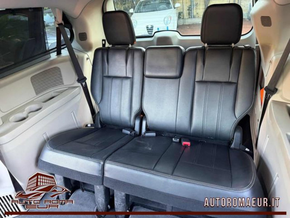 Lancia Voyager 2.8 Turbodiesel Platinum 163 CV (15)