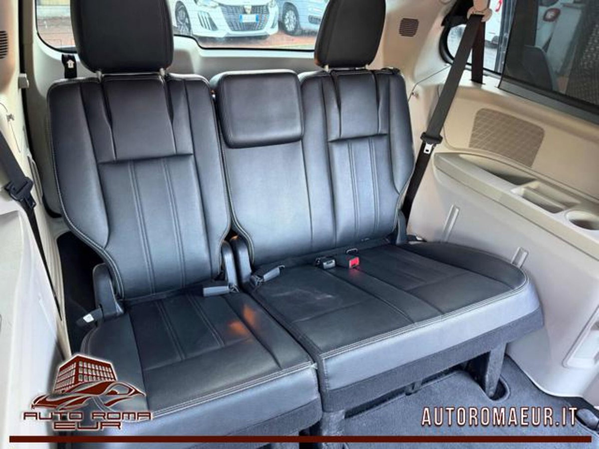 Lancia Voyager 2.8 Turbodiesel Platinum 163 CV (17)
