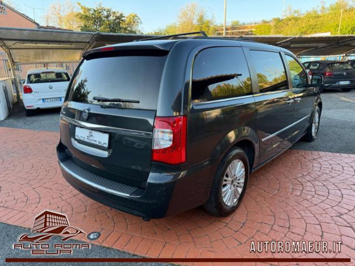 Lancia Voyager 2.8 Turbodiesel Platinum 163 CV (5)