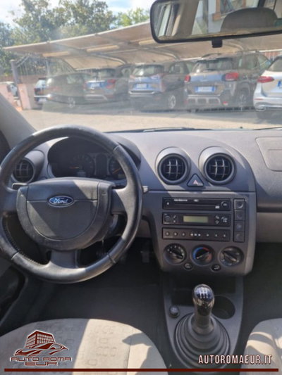 Ford Fiesta 1.2 16V 5p. Ambiente (13)