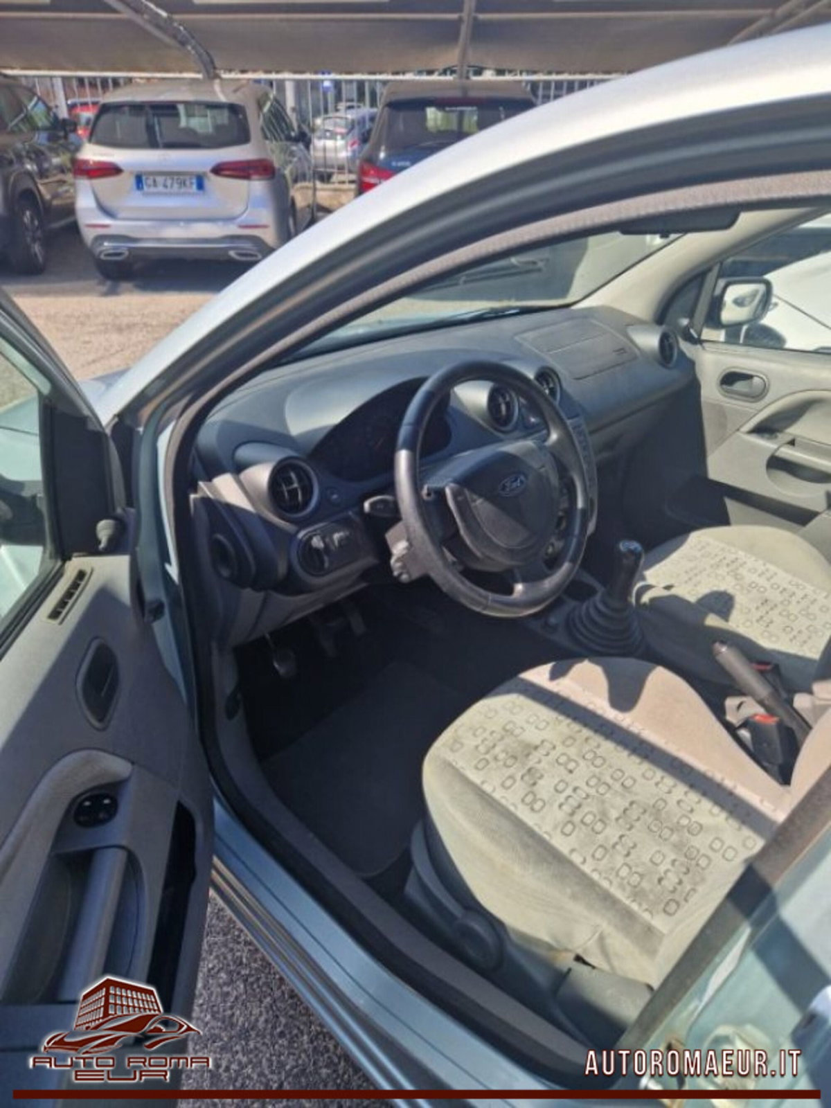 Ford Fiesta 1.2 16V 5p. Ambiente (7)