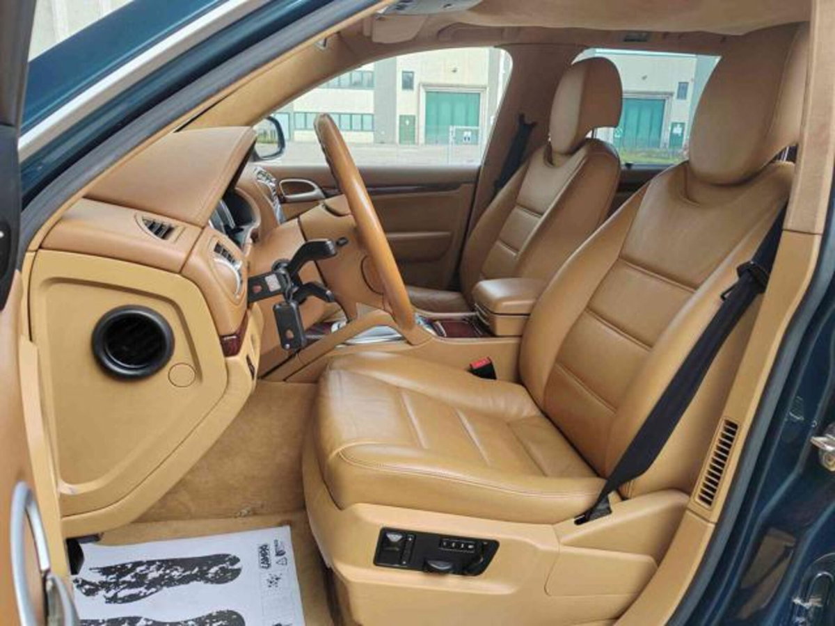 Porsche Cayenne 4.5 cat Turbo (12)