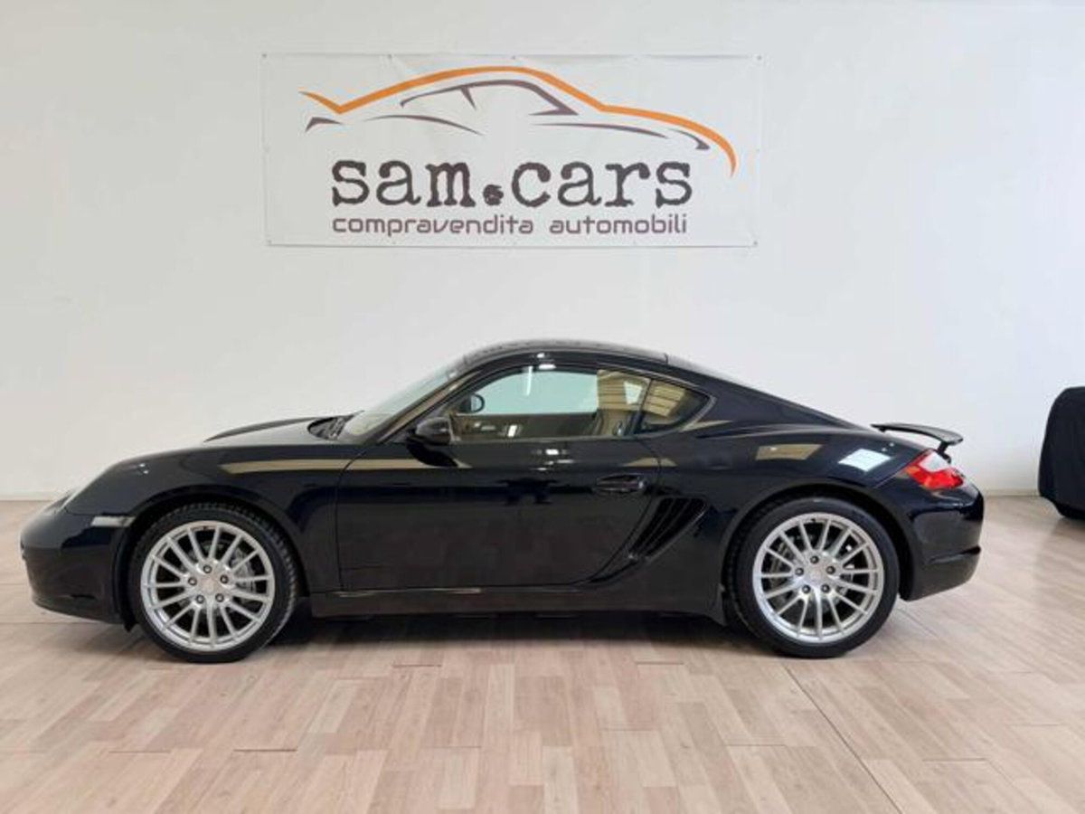 Porsche Cayman 2.7 (2)