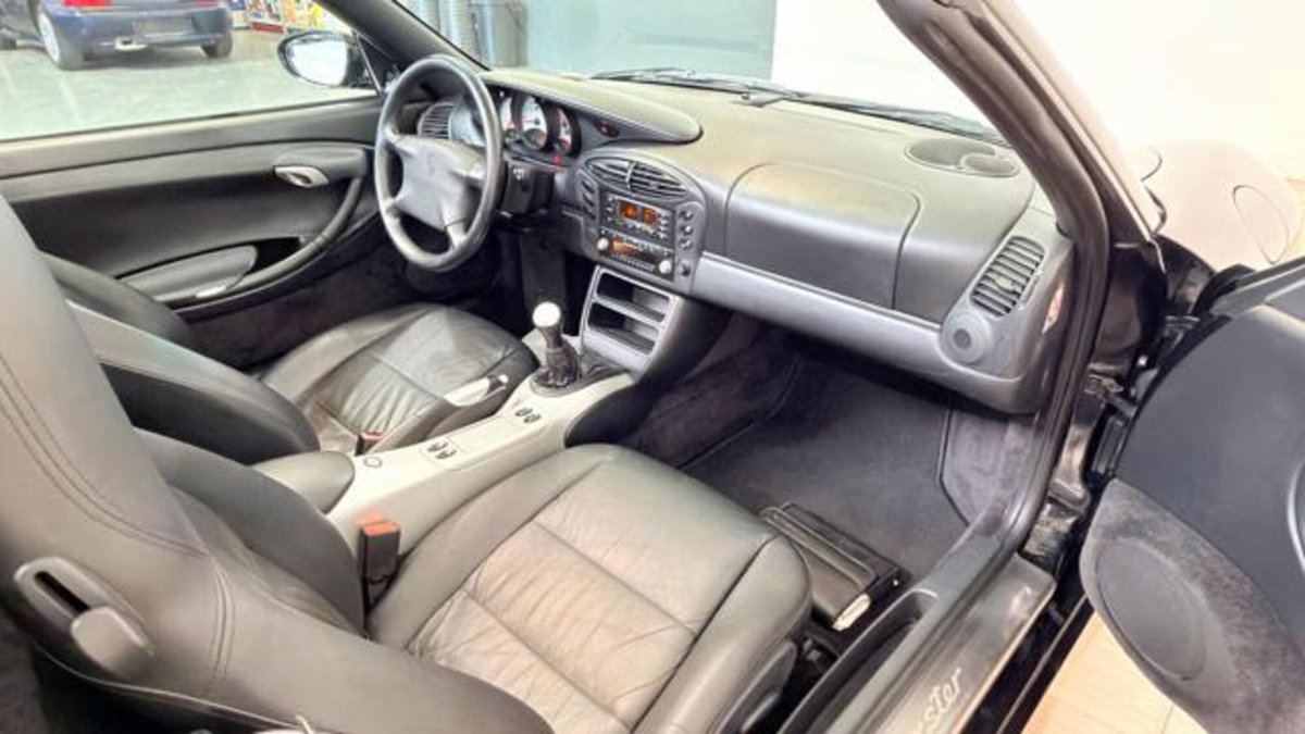 Porsche Boxster 2.5i 24V cat (11)