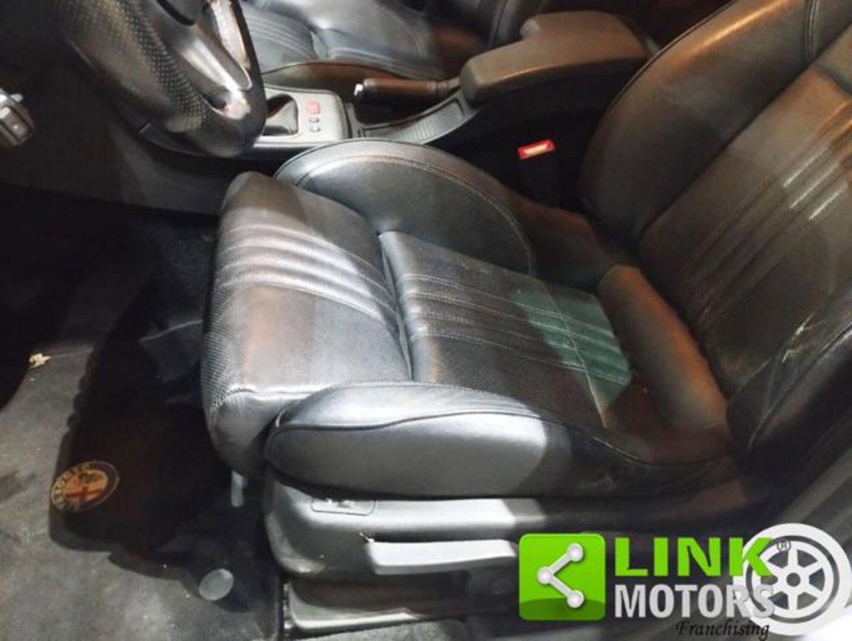 Alfa Romeo 159 SportWagon 3.2 JTS V6 24V Sportwagon TI (10)
