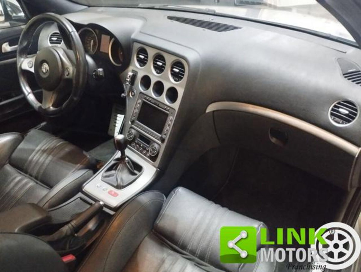 Alfa Romeo 159 SportWagon 3.2 JTS V6 24V Sportwagon TI (12)