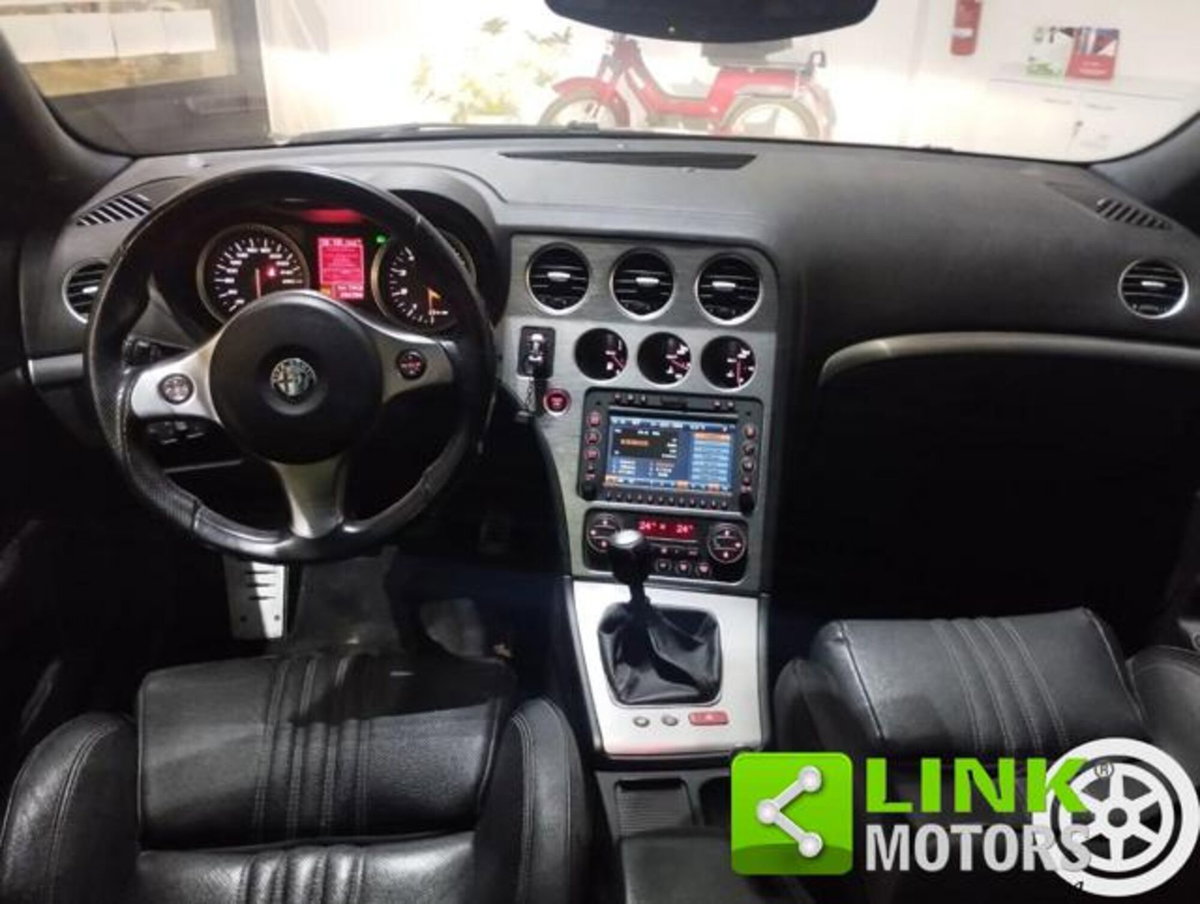 Alfa Romeo 159 SportWagon 3.2 JTS V6 24V Sportwagon TI (13)