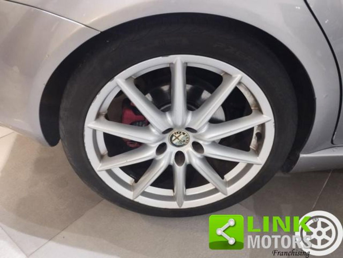 Alfa Romeo 159 SportWagon 3.2 JTS V6 24V Sportwagon TI (18)