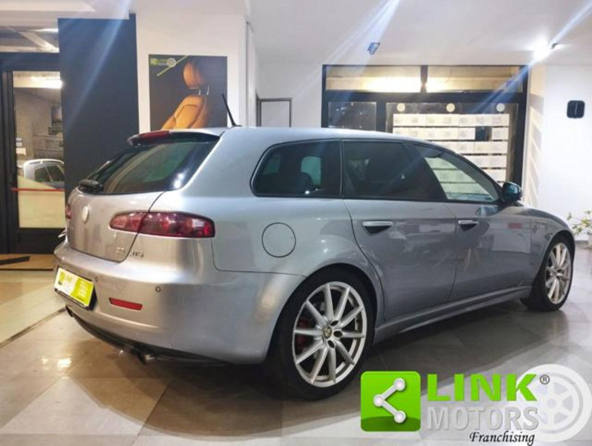 Alfa Romeo 159 SportWagon 3.2 JTS V6 24V Sportwagon TI (5)