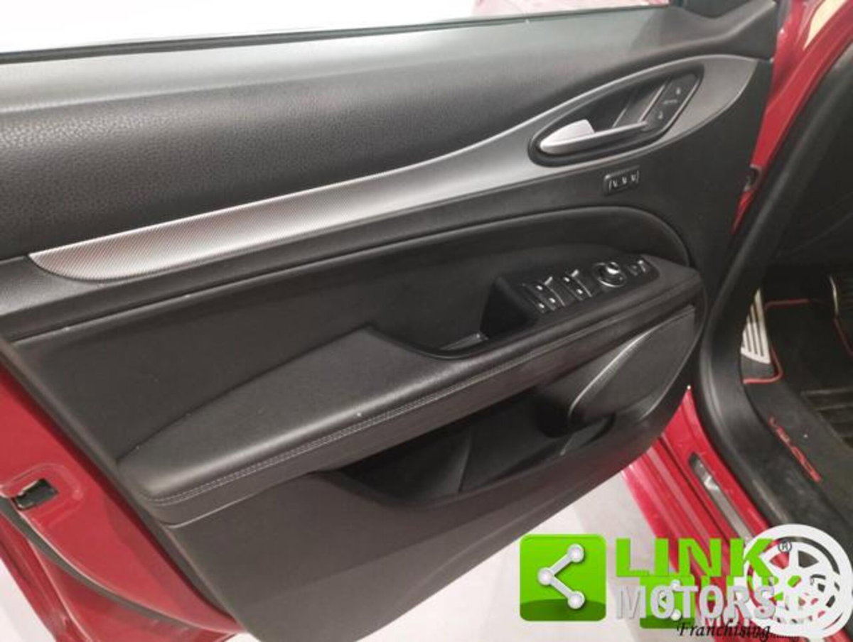 Alfa Romeo Stelvio Stelvio 2.2 Turbodiesel 210 CV AT8 Q4 Veloce (10)