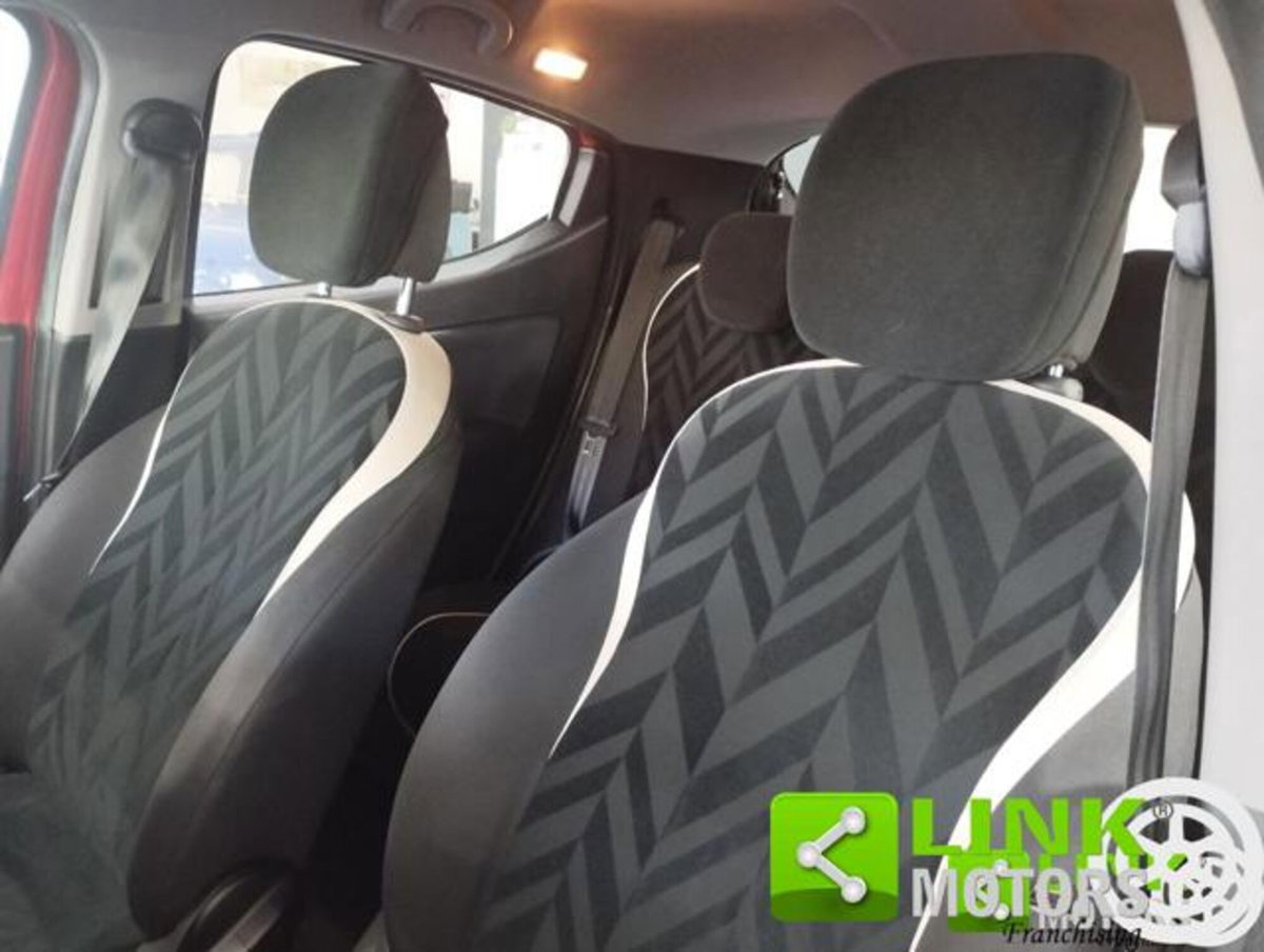 Lancia Ypsilon 1.2 69 CV 5 porte GPL Ecochic Gold (11)