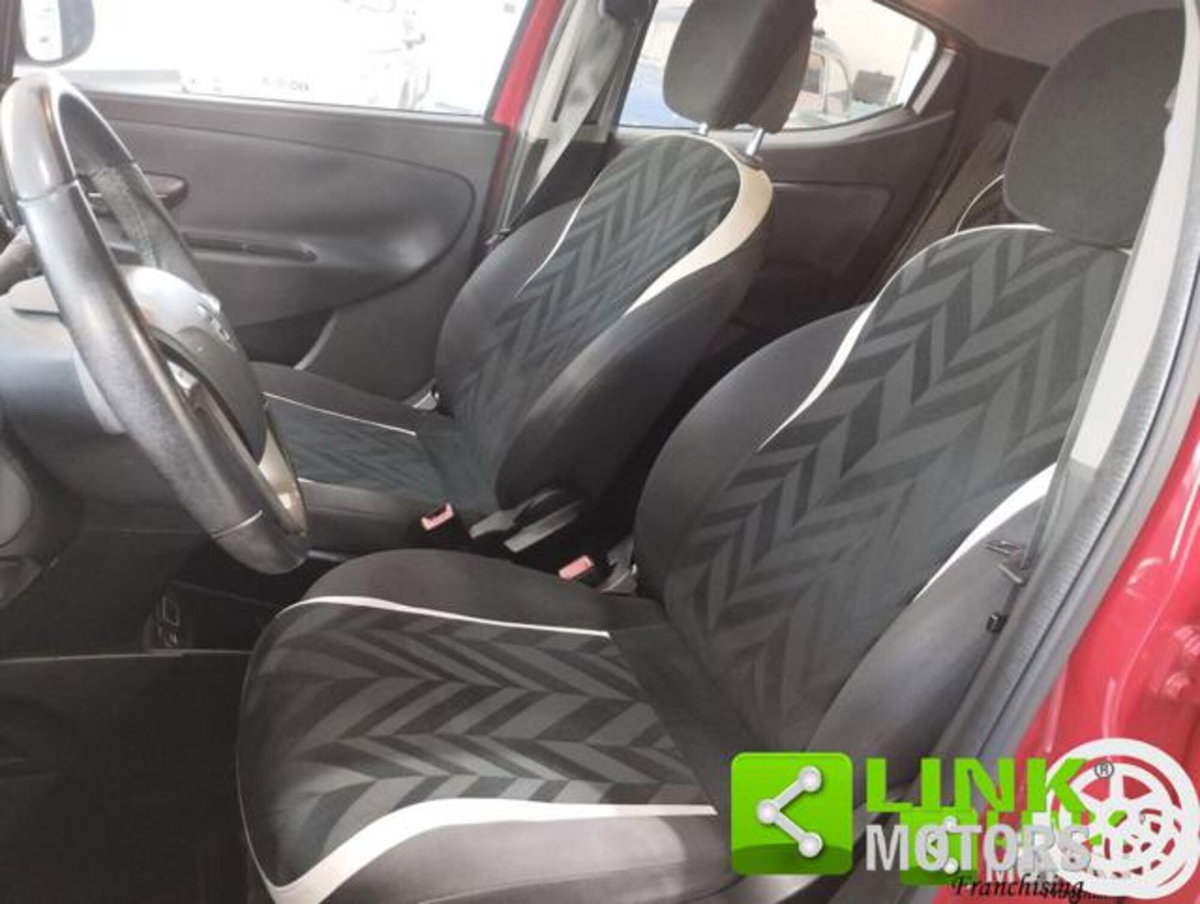 Lancia Ypsilon 1.2 69 CV 5 porte GPL Ecochic Gold (12)