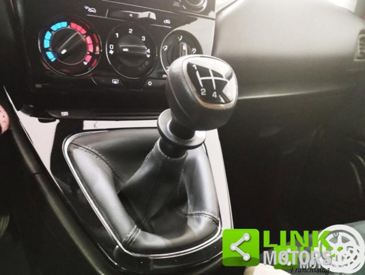 Lancia Ypsilon 1.2 69 CV 5 porte GPL Ecochic Gold (15)