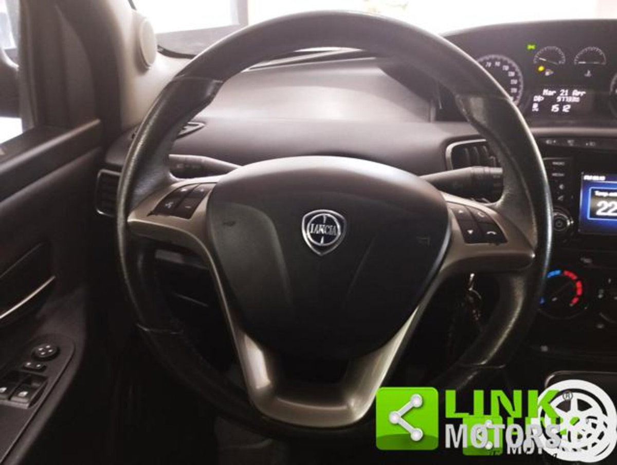 Lancia Ypsilon 1.2 69 CV 5 porte GPL Ecochic Gold (16)