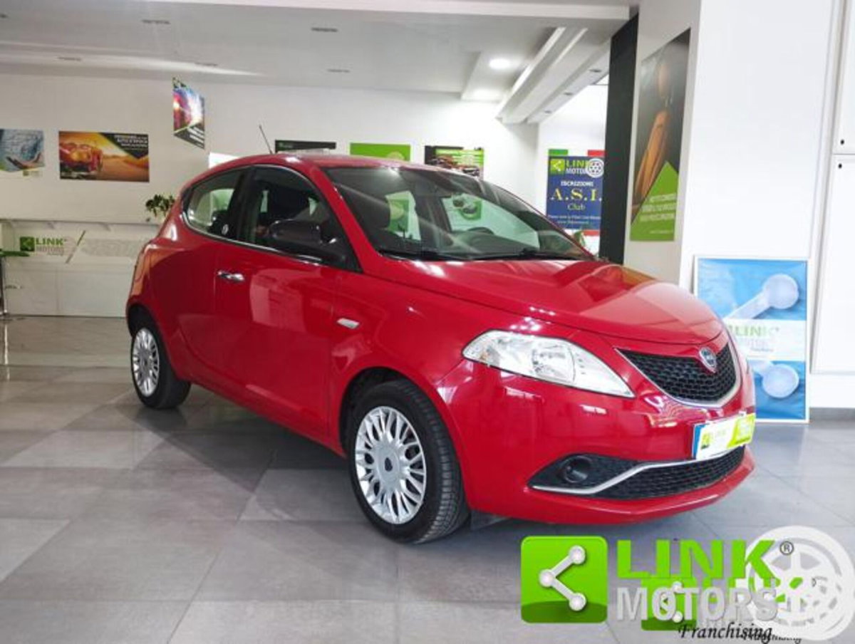 Lancia Ypsilon 1.2 69 CV 5 porte GPL Ecochic Gold (3)