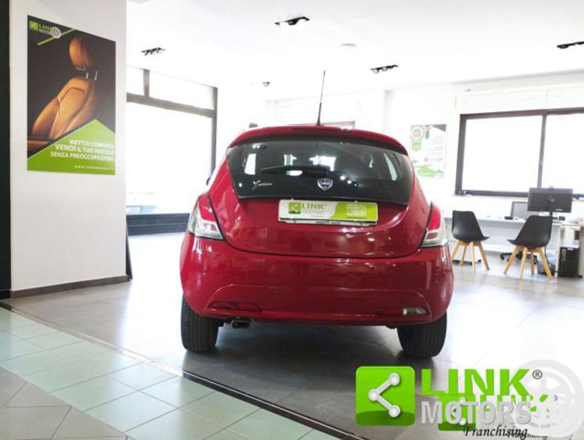 Lancia Ypsilon 1.2 69 CV 5 porte GPL Ecochic Gold (5)