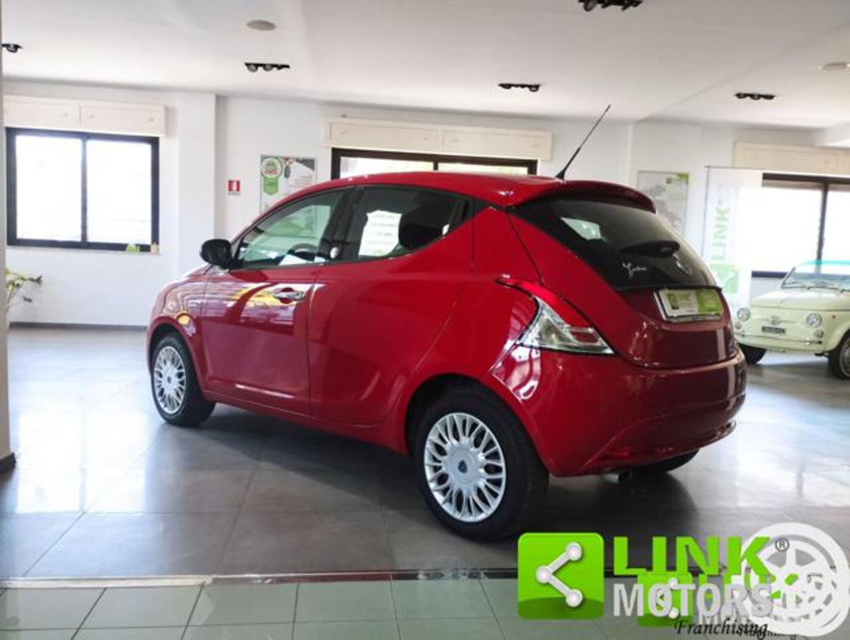 Lancia Ypsilon 1.2 69 CV 5 porte GPL Ecochic Gold (6)