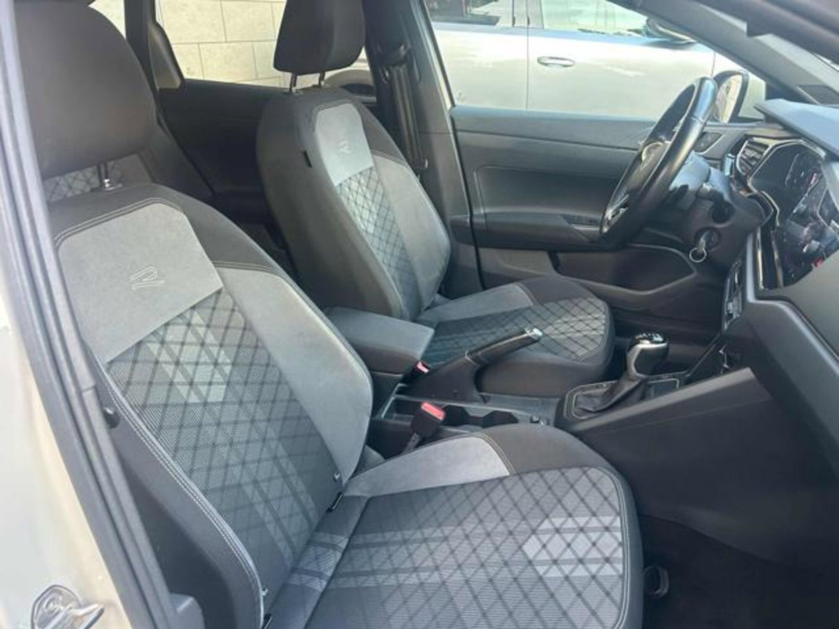 Volkswagen Taigo 1.0 TSI 110 CV DSG R-Line (13)