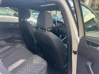 Volkswagen Taigo 1.0 TSI 110 CV DSG R-Line (14)