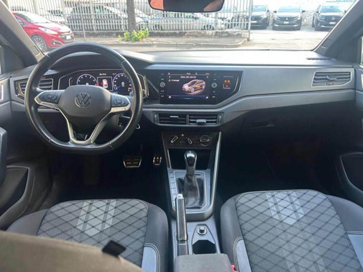 Volkswagen Taigo 1.0 TSI 110 CV DSG R-Line (9)