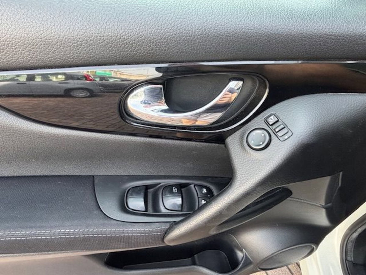 Nissan Qashqai 1.6 dCi 4WD Tekna (10)