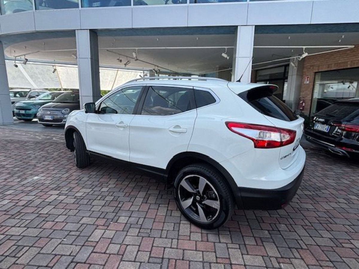 Nissan Qashqai 1.6 dCi 4WD Tekna (6)