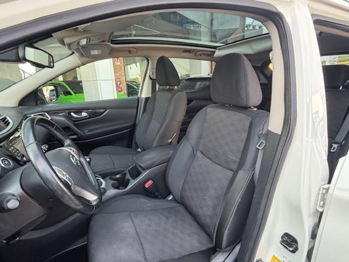 Nissan Qashqai 1.6 dCi 4WD Tekna (8)