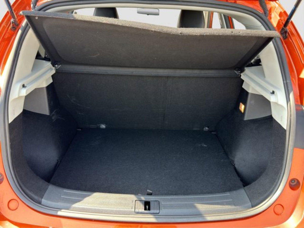 Mg ZS ZS 1.5 Luxury (14)