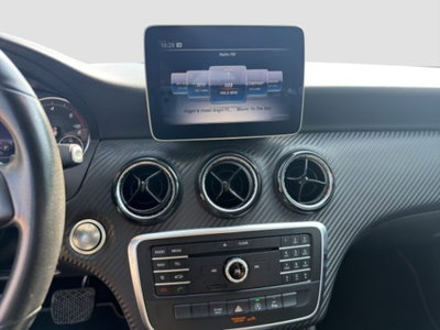 Mercedes-Benz CLA Shooting Brake 200 d Automatic Business (17)