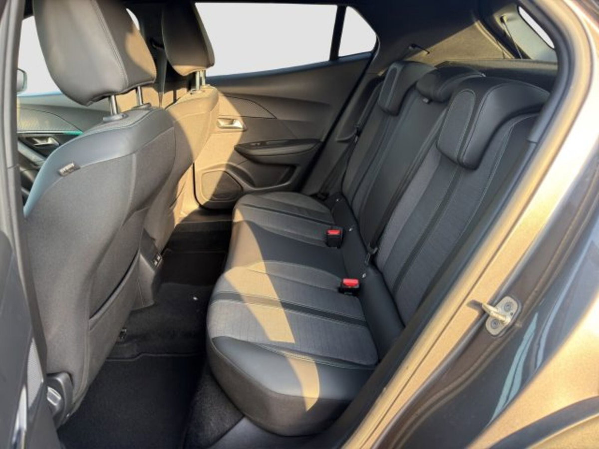 Peugeot 2008 PureTech 100 S&S Allure Pack (11)