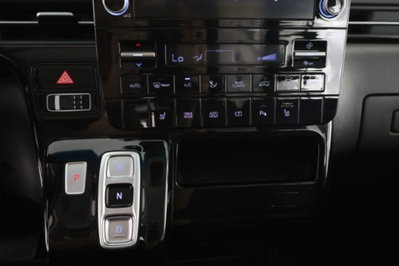 Hyundai Staria 2.2 2wd auto (13)