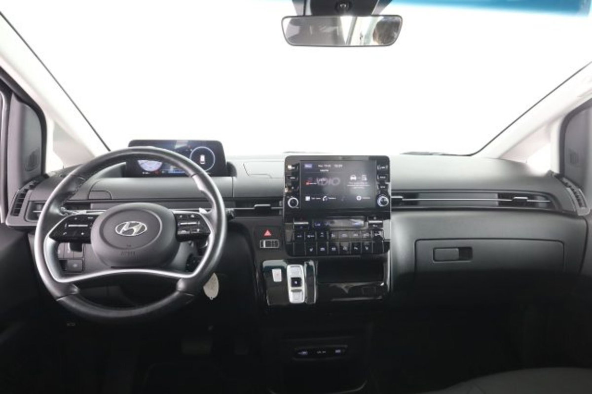 Hyundai Staria 2.2 2wd auto (5)