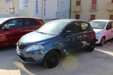 Lancia Ypsilon 1.0 FireFly 5 porte S&S Hybrid Silver Plus usata
