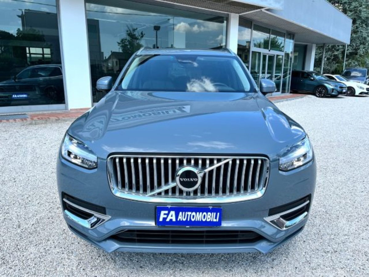 Volvo XC90 T8 Recharge AWD Plug-in Hybrid aut. 7 posti Core (3)