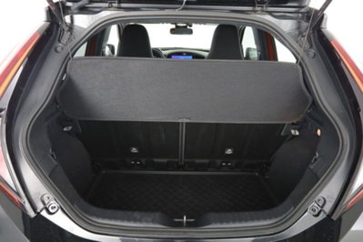 Toyota Aygo X 1.0 Lounge Air 72cv s-cvt (6)