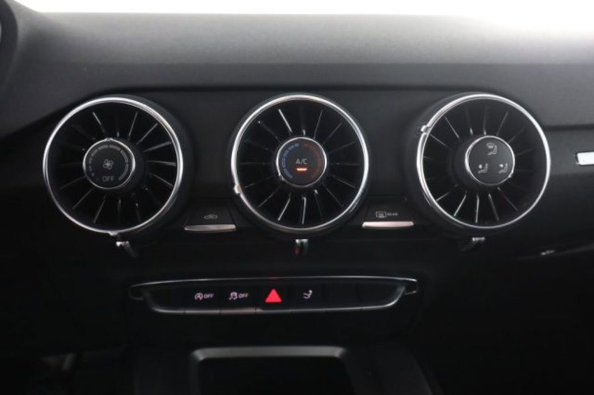 Audi TT Coupé 1.8 TFSI (10)