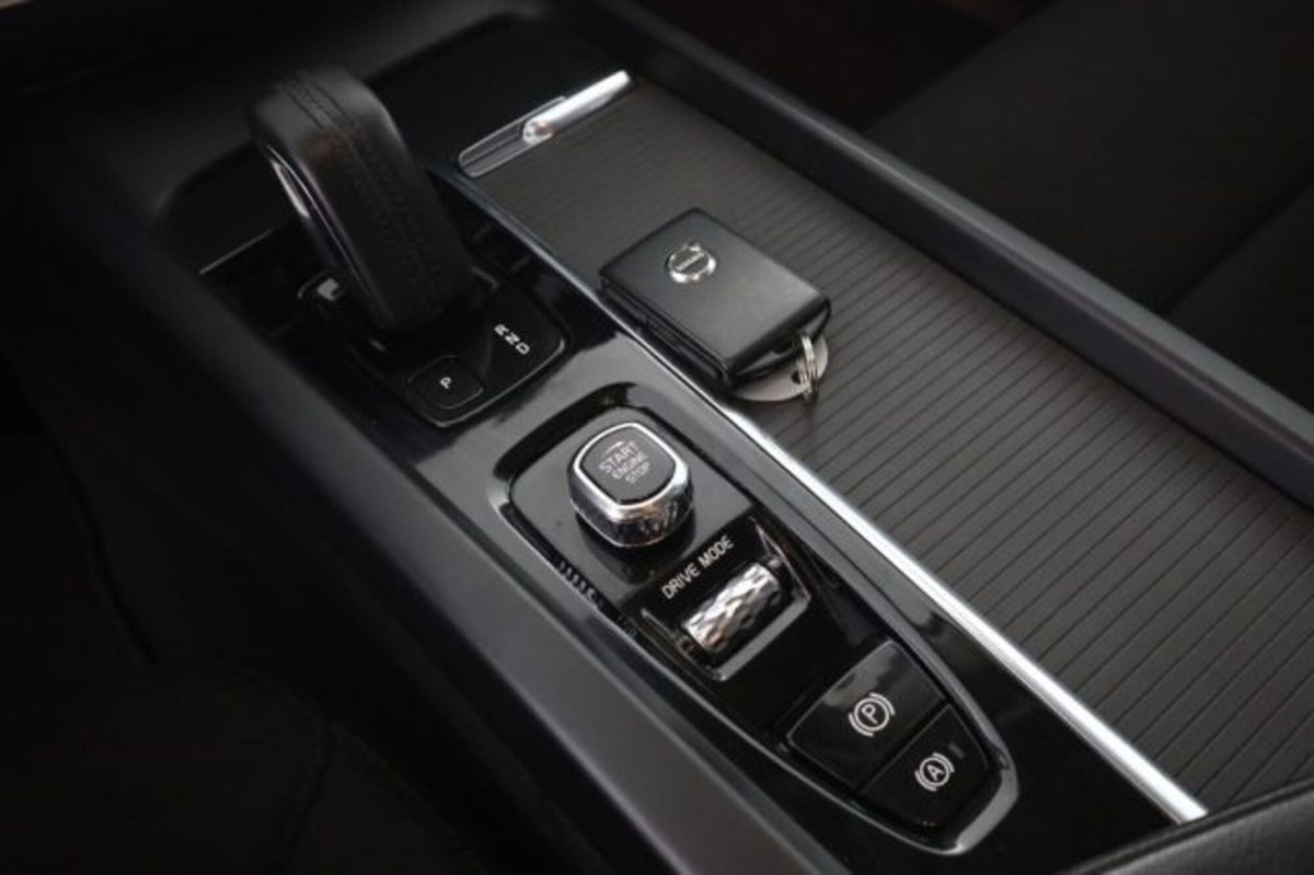 Volvo XC60 B4 (d) AWD Geartronic Business Plus (13)