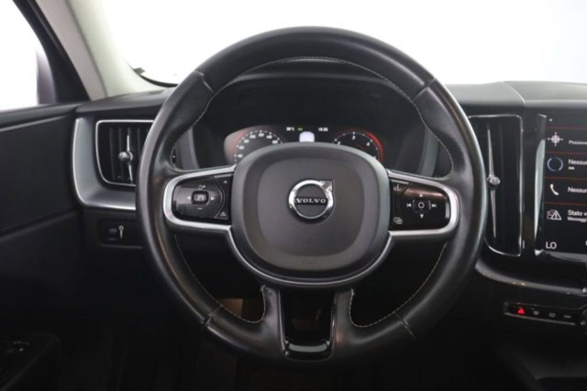 Volvo XC60 B4 (d) AWD Geartronic Business Plus (5)