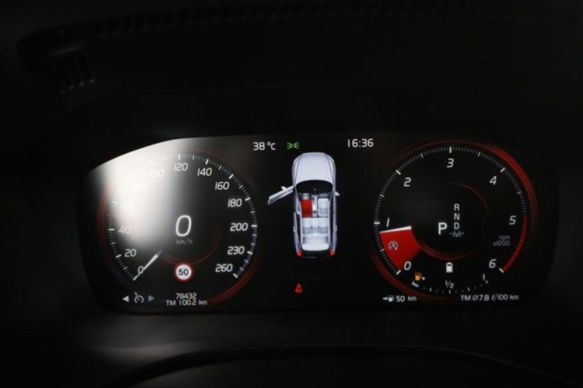 Volvo XC60 B4 (d) AWD Geartronic Business Plus (7)