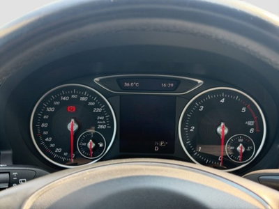 Mercedes-Benz CLA Shooting Brake 200 d Automatic Business (15)