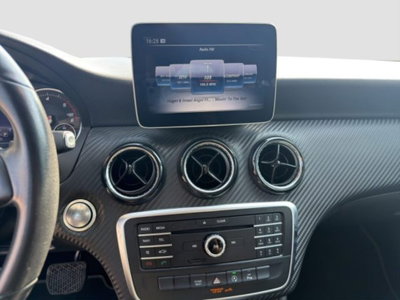 Mercedes-Benz CLA Shooting Brake 200 d Automatic Business (17)