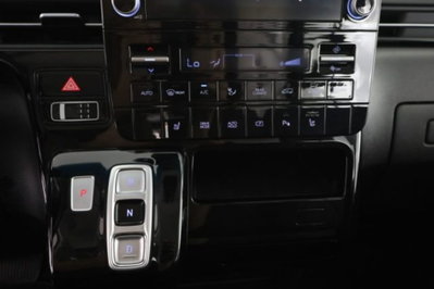 Hyundai Staria 2.2 2wd auto (13)