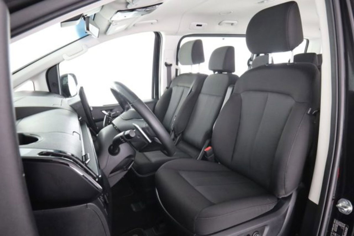 Hyundai Staria 2.2 2wd auto (2)
