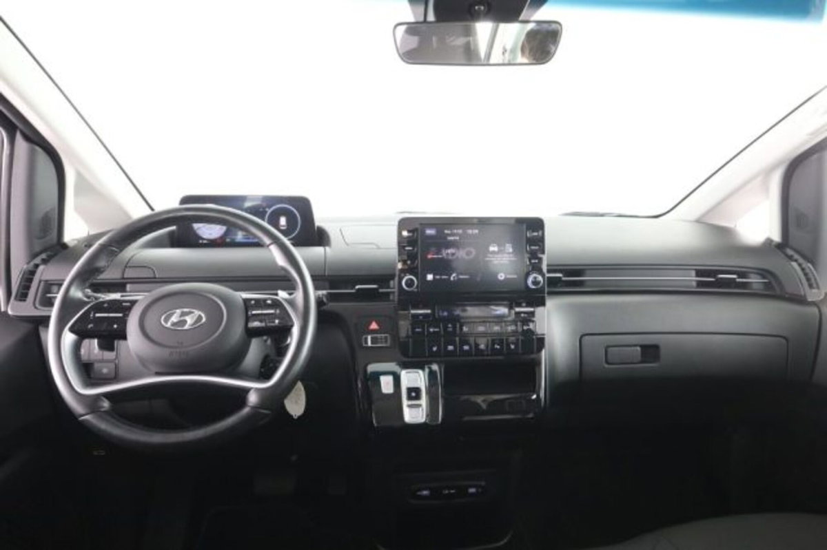 Hyundai Staria 2.2 2wd auto (5)