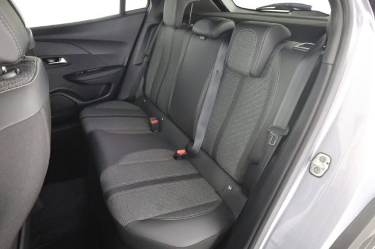 Peugeot 2008 PureTech 100 S&S Allure (3)