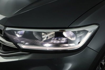 Volkswagen T-Roc 1.0 TSI Style (9)