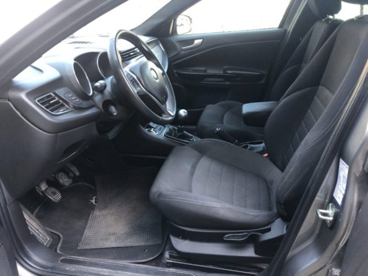 Alfa Romeo Giulietta 1.6 JTDm Super 120cv (11)