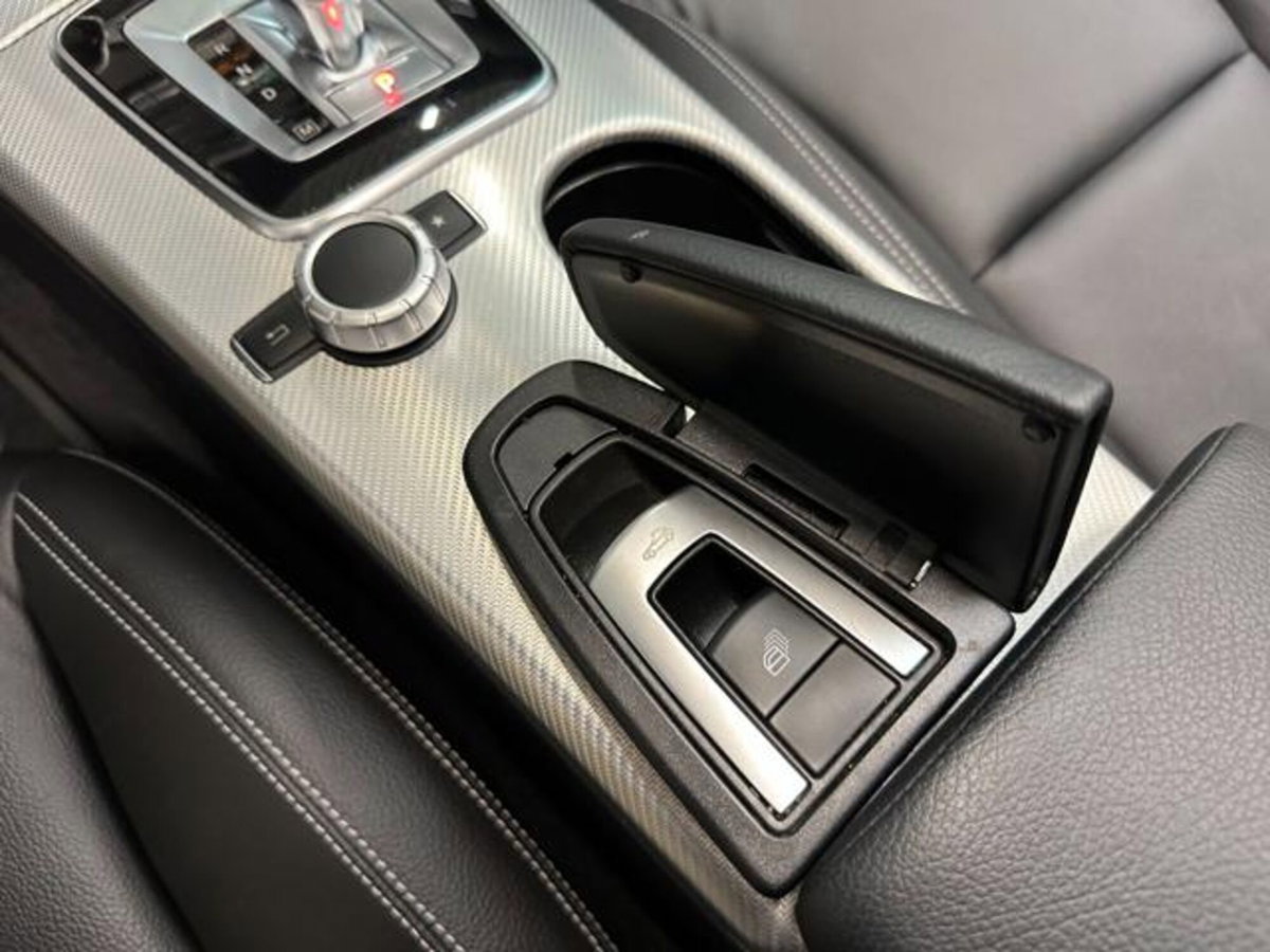 Mercedes-Benz SLC 200 Sport (14)